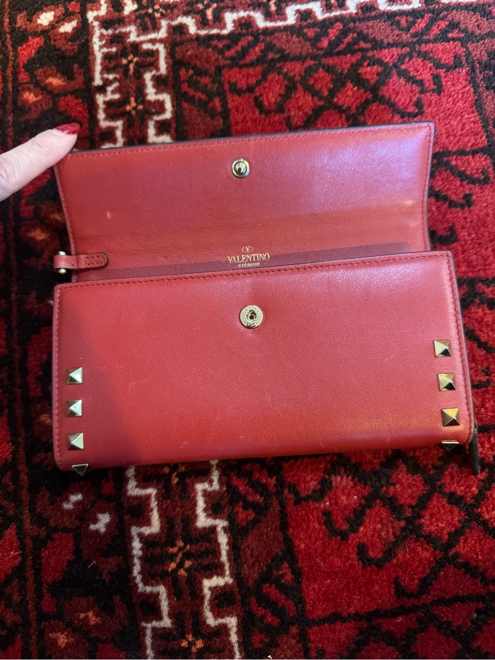 Valentino Garavani Red Rockstud Zip Wallet - Picture 3 of 8